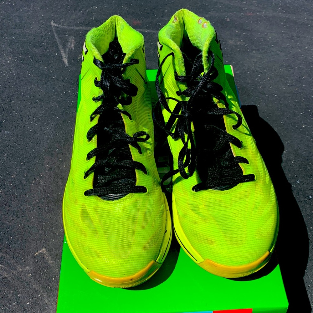 Adizero boys basketball shoes